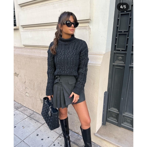 Zara Dresses & Skirts - Zara Box Plit Mini Skirt Gray Bloggers Favorite Size XL